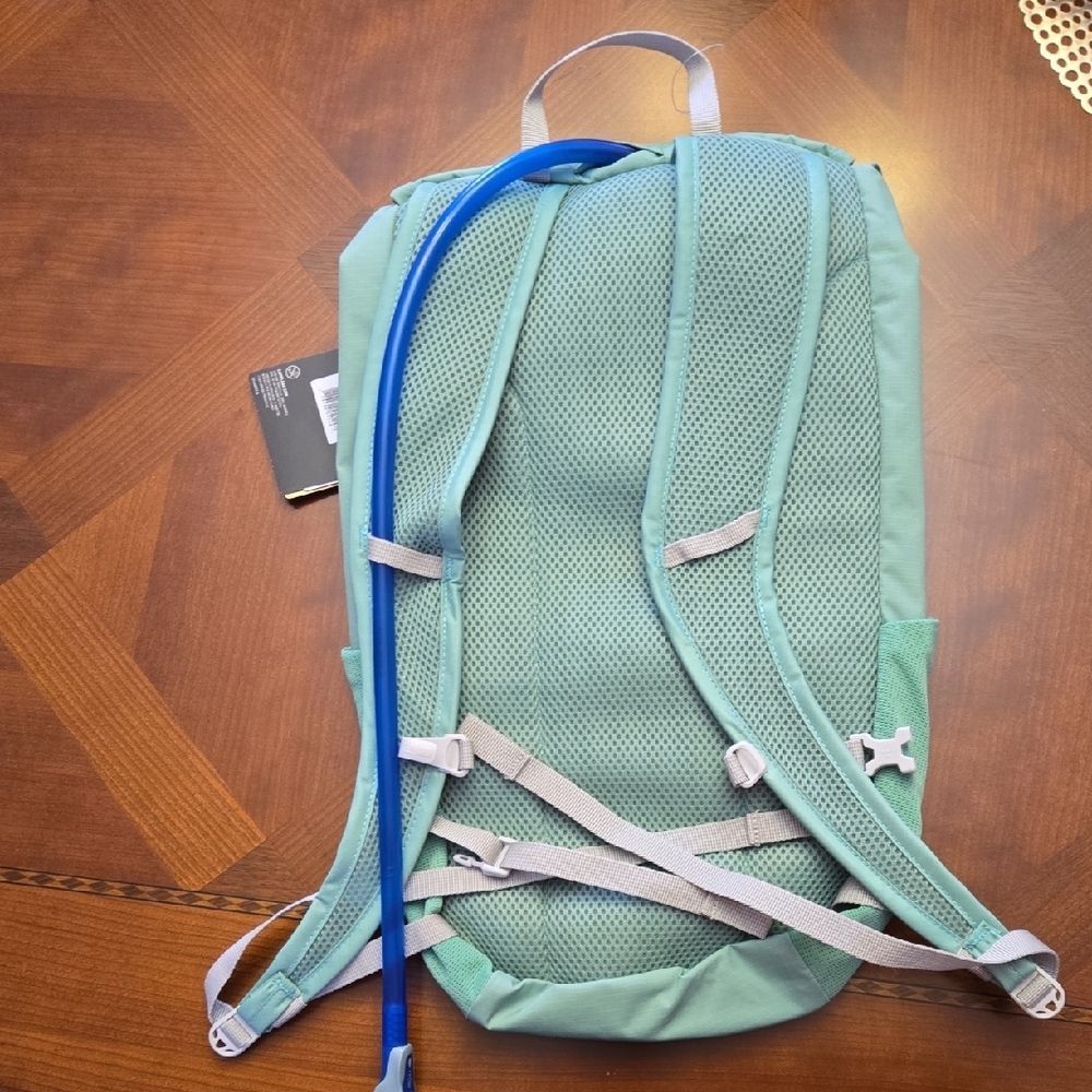 New CamelBak Seafoam Green and Gray Backpack - Picture 2 of 6